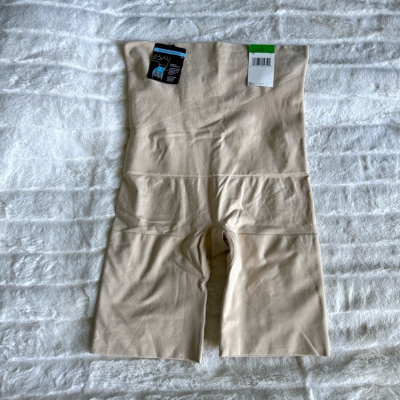 Maidenform Seamless Hi-Waist Shapewear - Picture 1 of 5